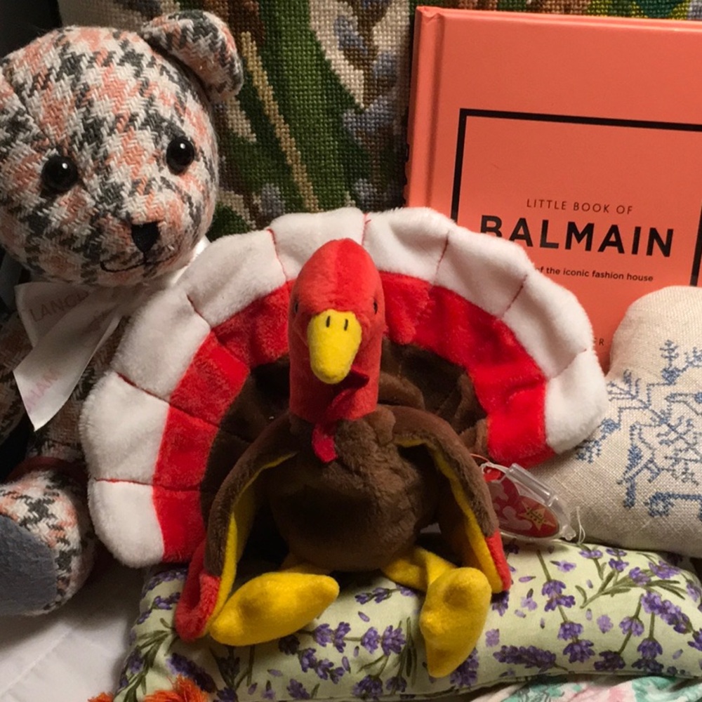 Meet your Posher, xoxo, Gizmo